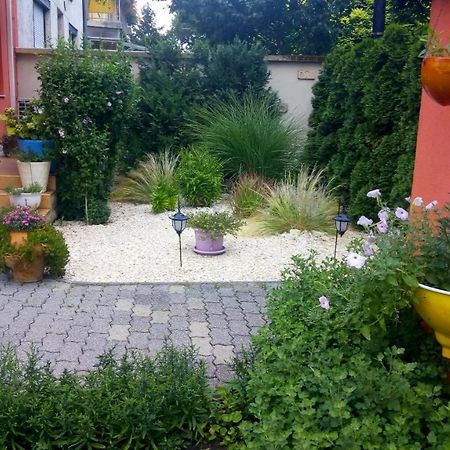 Aranyeso Vendeghaz Csorbai Hotel Budapest Exterior photo